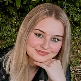 Nadine Schröder - Dr. Nina Eipeldauer - Ärztin für Allgemeinmedizin